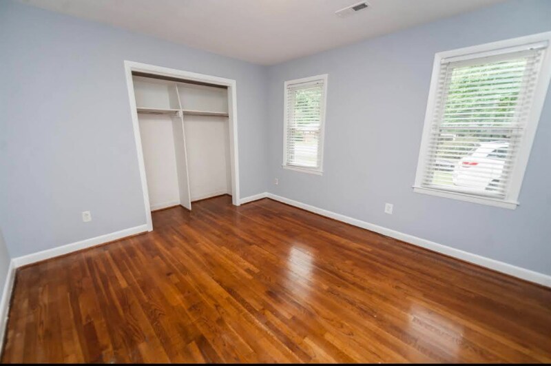 Foto principal - 219 Lakewood Dr