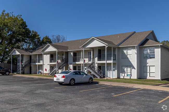 Building Photo - The Parker on Black Oak