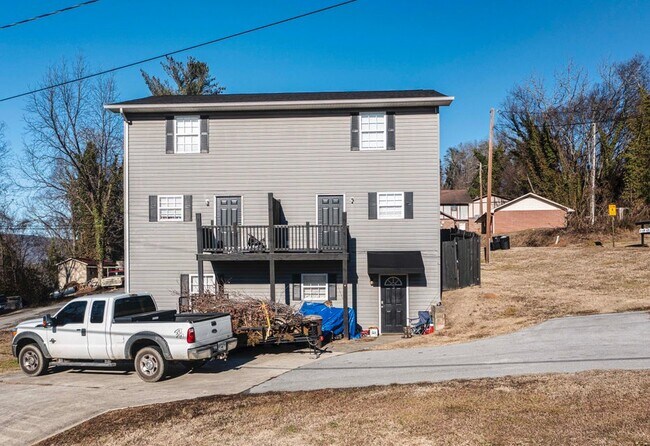 Foto del edificio - 328 Mulberry Ave
