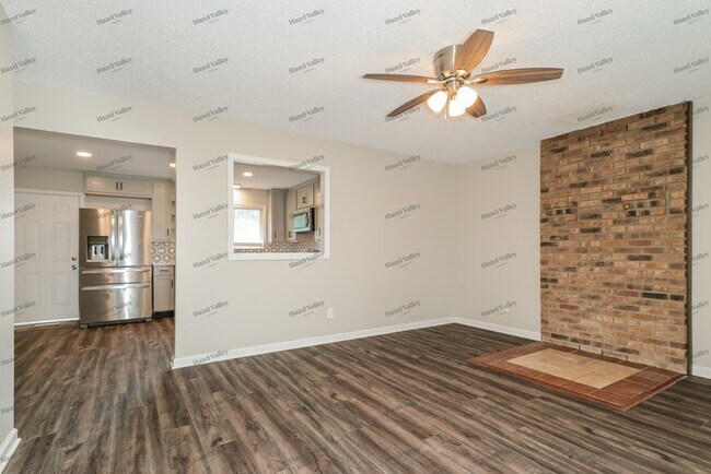 Building Photo - 29 El Perro Dr