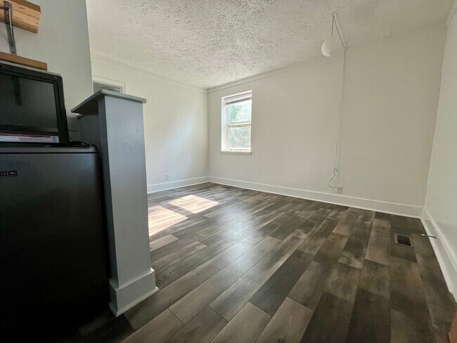 Foto del edificio - 1205 Katie Ave