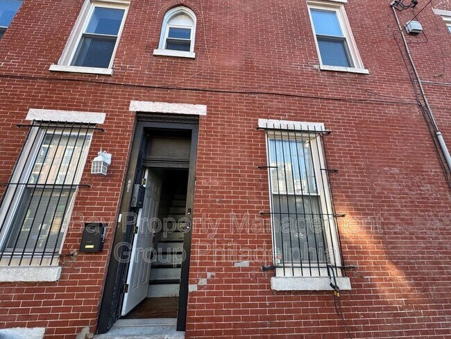 Foto del edificio - 341 W Girard Ave