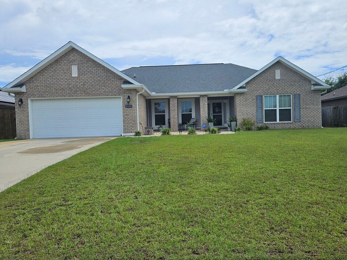 Foto principal - 8484 Holley Hills Cir