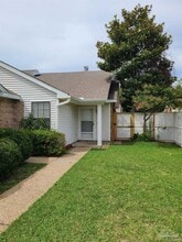 Building Photo - 5051 Grande Dr