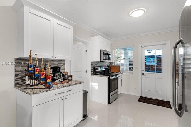 Foto del edificio - 1075 NE 12th Ave