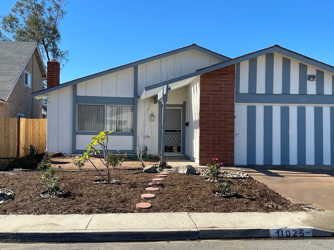 Foto principal - Charming 3BR House in Mira Mesa