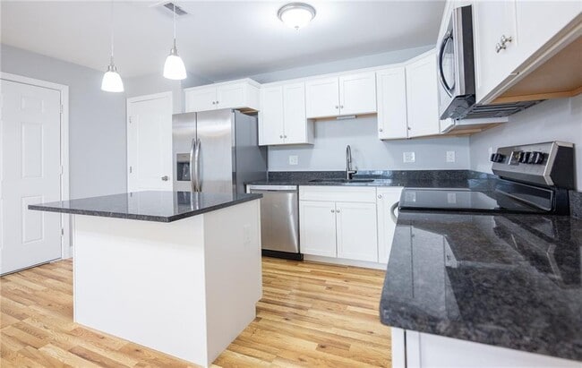 Foto del edificio - 13 Gray Coach Ln