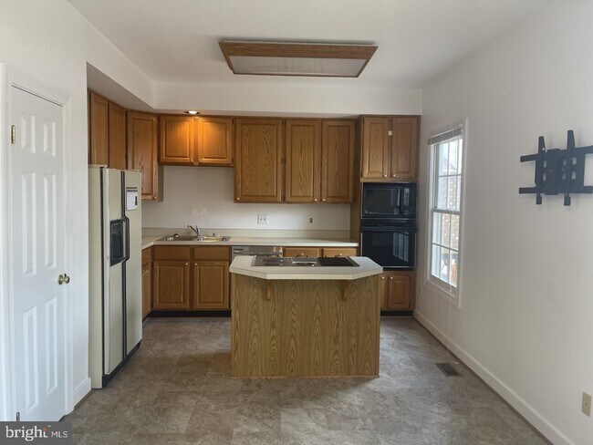 Foto del edificio - 46606 Lynnhaven Square
