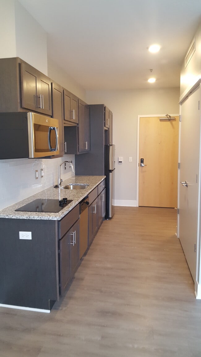 Fulton Square Apartments in Grand Rapids, MI