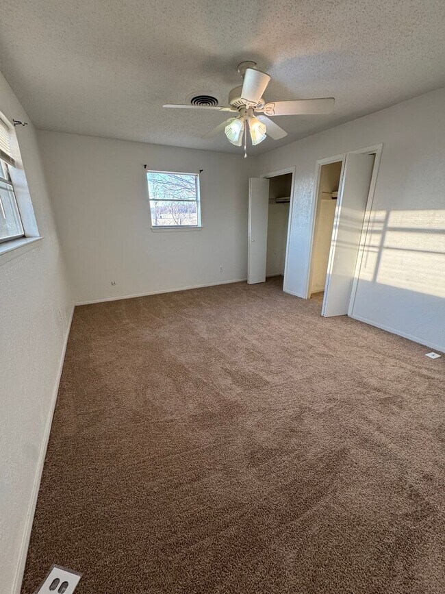 Foto del edificio - Lorena ISD