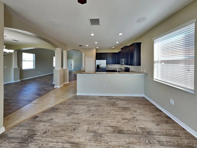 Foto del edificio - 7614 Forest Mere Dr