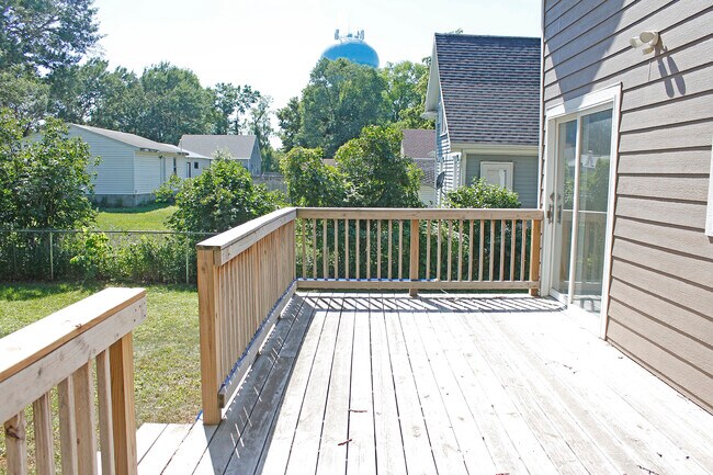 Large Deck - 1220 4th St