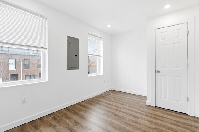 Foto del edificio - 2148 N Franklin St