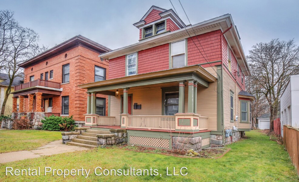 1210 Wealthy St SE, Grand Rapids, MI 49506 - Room for Rent in Grand