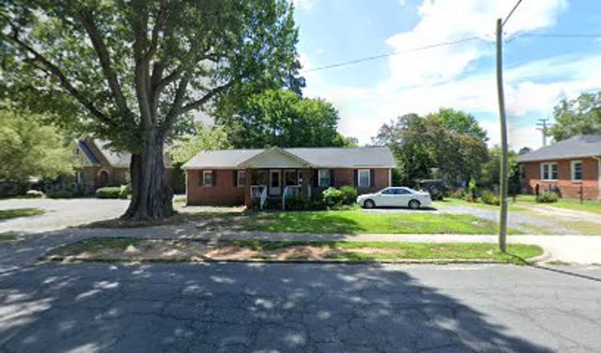 Building Photo - 712 Eden Terrace