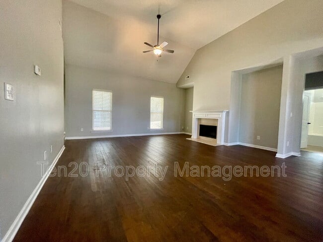 Building Photo - 28 White Pine Way