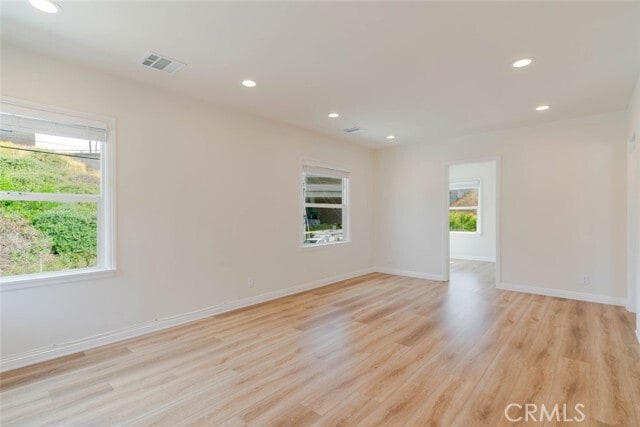 Foto del edificio - 1466 Stanley Ave