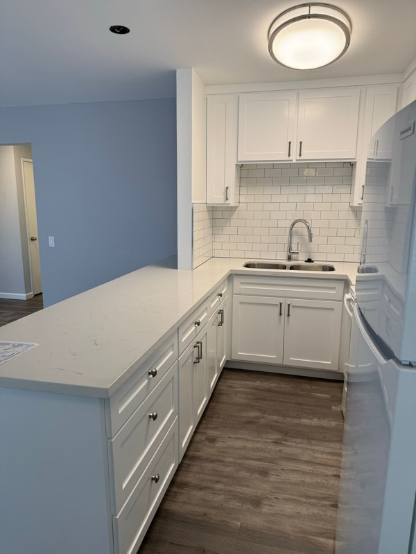 Foto principal - 966 W 11th St