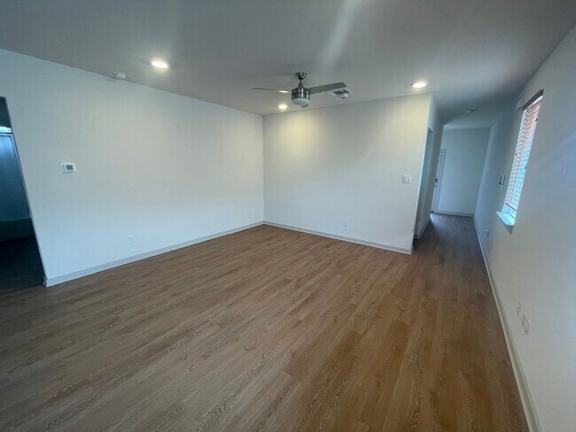 Foto del edificio - 3 bed 2 bath home off I-35