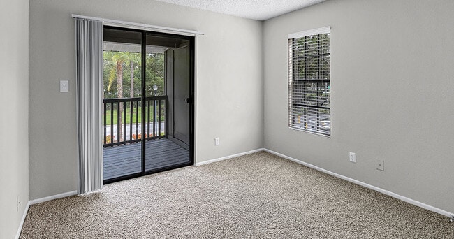 Building Photo - The Oaks of Woodland Park Apartments