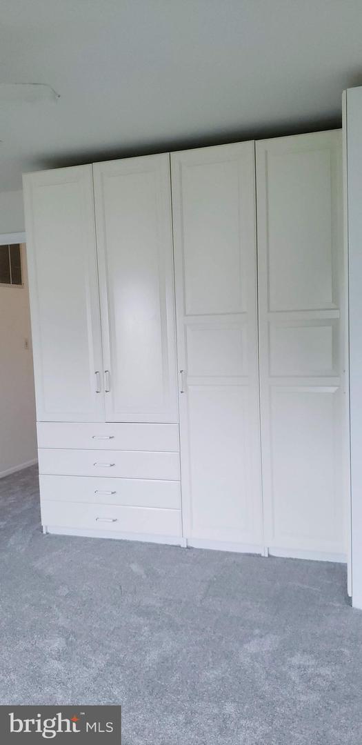 Foto del edificio - 735 Ivy League Ln