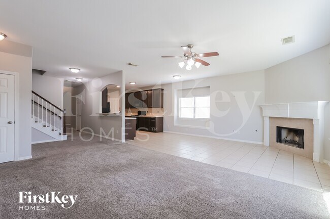 Foto del edificio - 8015 N Tarrytown Crossing Dr