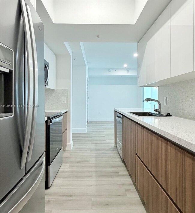 Foto del edificio - 5077 NW 7th St