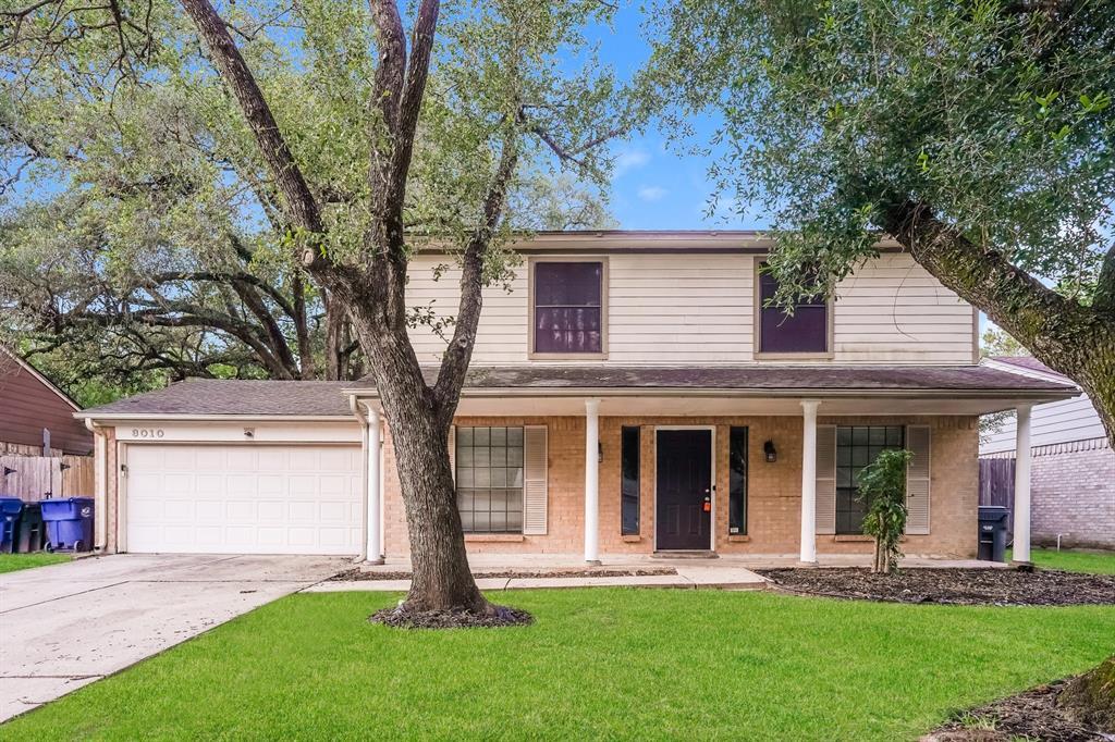 Foto principal - 8010 Goldengrove Dr