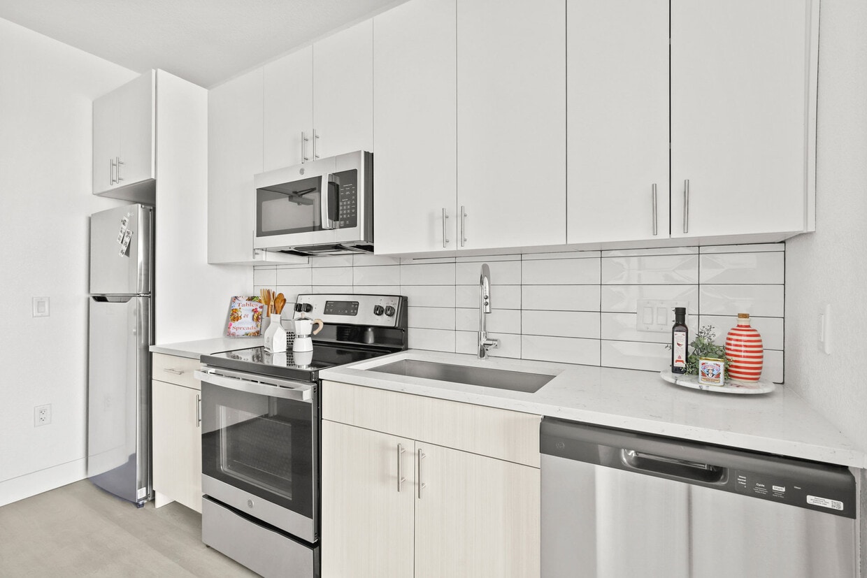 Stanley House Apartments - Stanley House Apartments