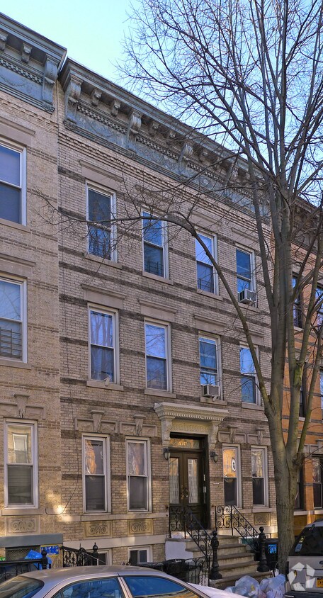 Foto principal - 1828 George St