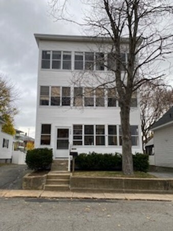 Building Photo - 188 Regan St