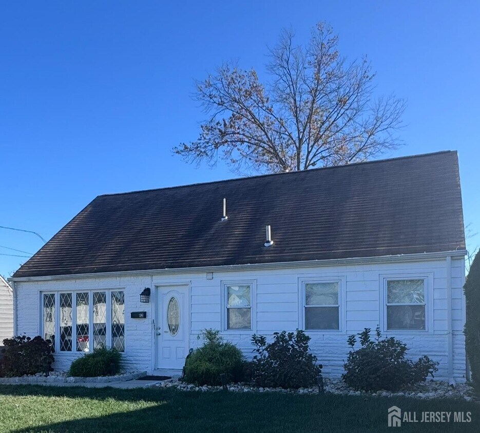 Foto principal - 12 W Iselin Pkwy