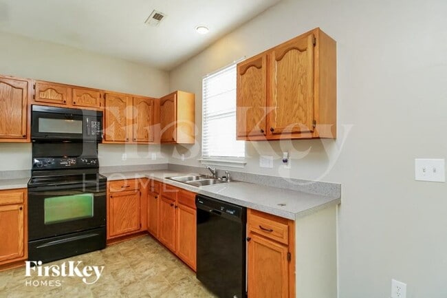 Foto del edificio - 225 Brycewood Dr