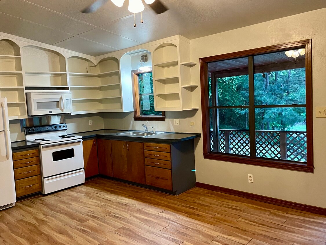 13101 FM 225 Unit B, Nacogdoches, TX 75964 Condo for Rent in