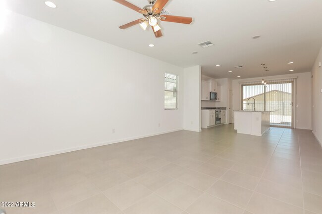 Building Photo - 4414 Greenleaf Dr