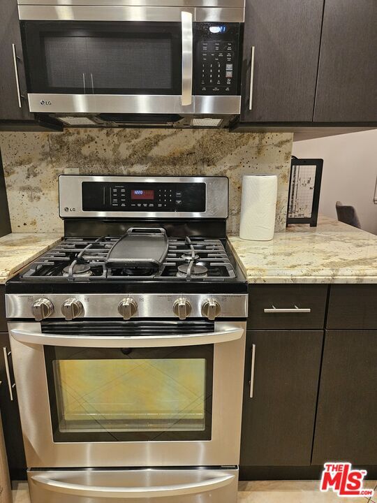 Foto del edificio - 7218 Hillside Ave