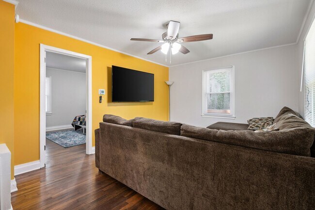 Foto del edificio - Charming 2-bedroom, 1-bathroom home locate...