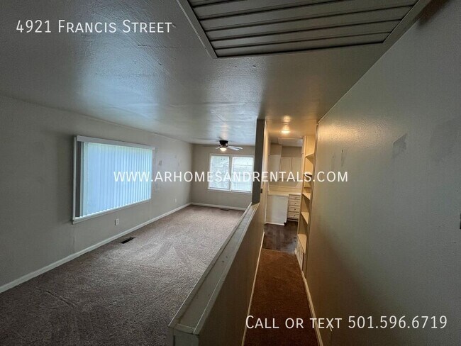 Foto del edificio - 4921 Francis St