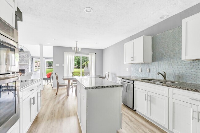 Foto del edificio - 1746 Cloister Dr