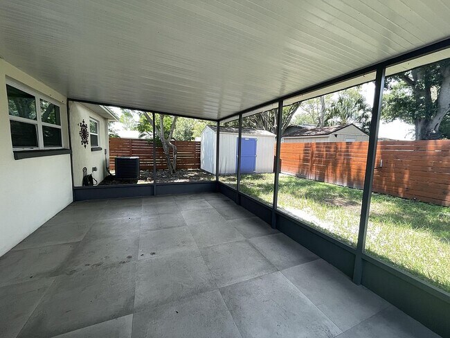 Foto del edificio - 3703 W Gray St