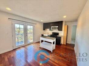 Building Photo - 3964 Manzanita Dr