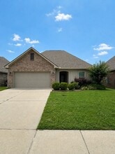 Building Photo - 606 Acacia Dr