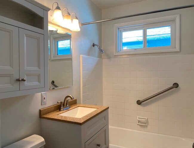 Foto del edificio - 504 N Hollywood Way