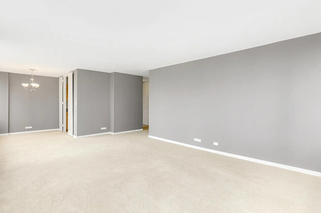 Photo - 655 W Irving Park Rd Apartment