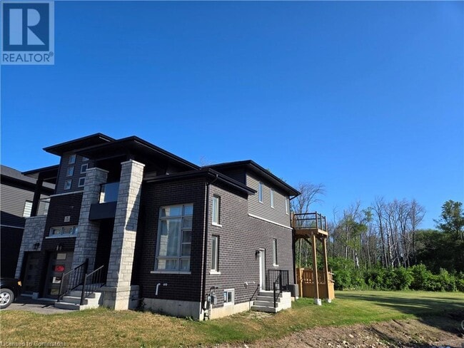 Building Photo - 133 Rosie St