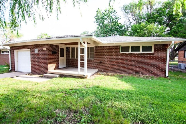 Building Photo - 8322 E Orme St
