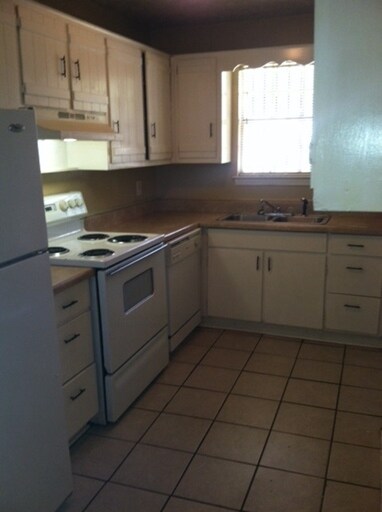 Interior Photo - 7300-7304 4th Ave N
