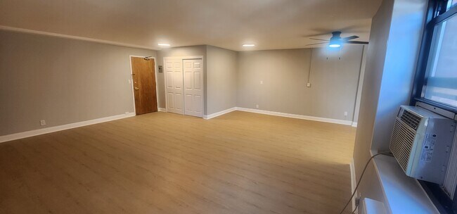 Building Photo - 208 Anderson St