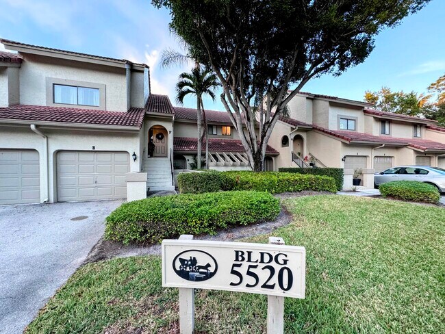 Building Photo - 5520 Coach House Cir