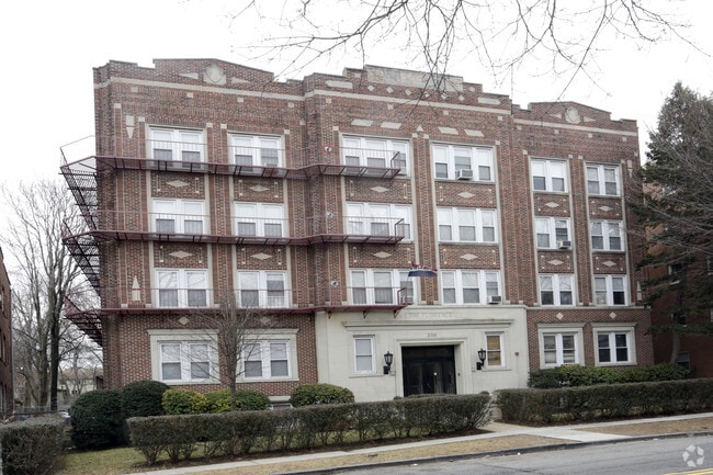 Building Photo - 300 Carteret Pl